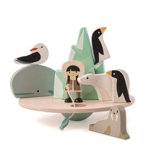 Balansujący biegun polarny drewniany