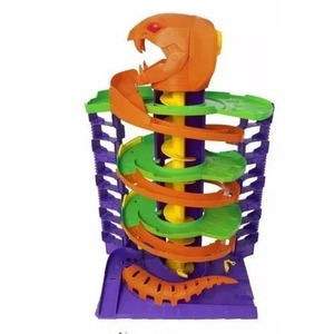 Garaż Kobra 70cm + autko