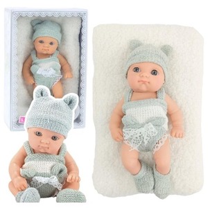 Lalka bobas z kocykiem biało-szare ubranko 18cm