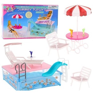 Letni resort dla lalek. Basen z akcesoriami